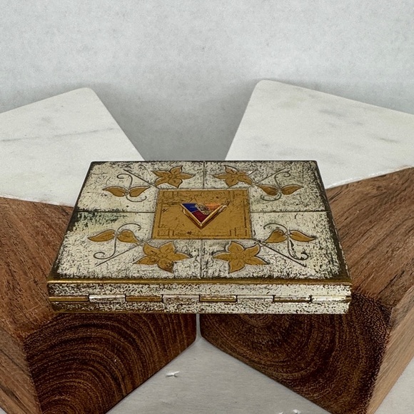 Vintage 1950s Silver and Gold Floral Makeup Compact - Picture 8 of 11